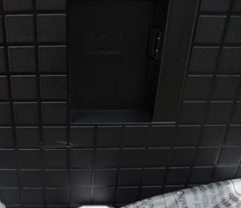 Sony DAMAGED PACKAGING, SCRATCHED ON BACK