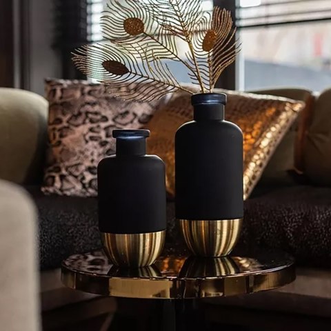 Wazon na kwiaty matowy gładki czarno złoty 25 cm szkło metal 8718317838576