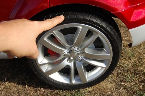 ORYGINALNE AUDI Q7 DWA SILNIKI, AMORTYZATORY PILOT, LICENCJA, LAKIER