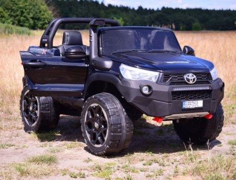 ORYGINALNA TOYOTA HILUX, 2X12V10AH W WALIZCE,MP4, LAKIER, FULL OPCJA 4X4 /DKHL850