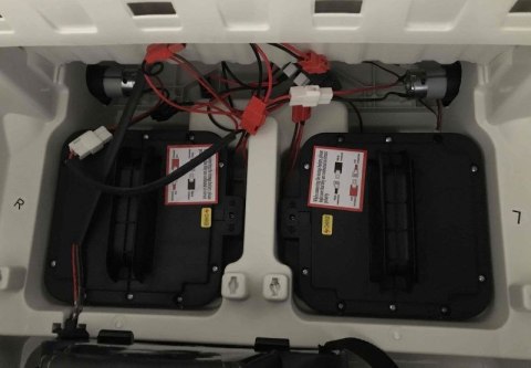 ORYGINALNA TOYOTA HILUX, 2X12V10AH W WALIZCE, PANEL SPORT, RADIO FM 4X4/DKHL850