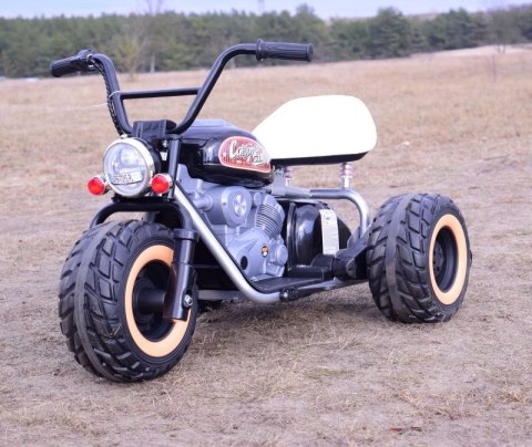 MOTOR CALIFORNIA SCOUT JAZDA NA TYLNYCH KOŁACH - 1600 WAT/LL6688