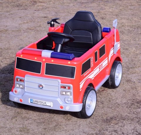 STRAŻ POŻARNA NA AKUMULATOR Z GAŚNICĄ I KOGUTAMI/P17