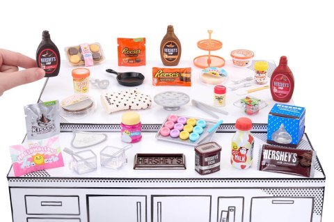 531104-EUC MGAs Miniverse- Make It Mini Hersheys Multipack