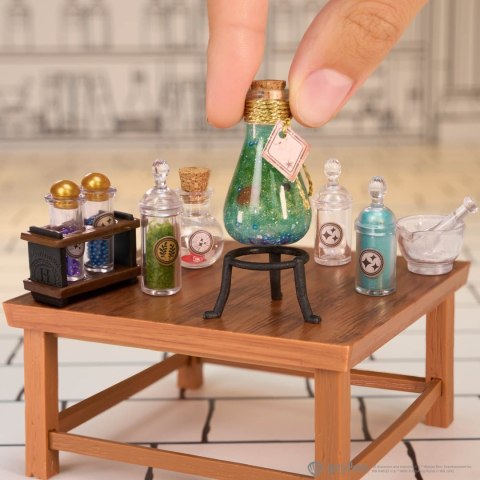 531166-EUC MGAs Miniverse - Make It Mini Harry Potter Potions Class