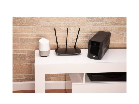 Schneider Electric APC Easy UPS | BVX700LI-GR | 700 VA | 360 W