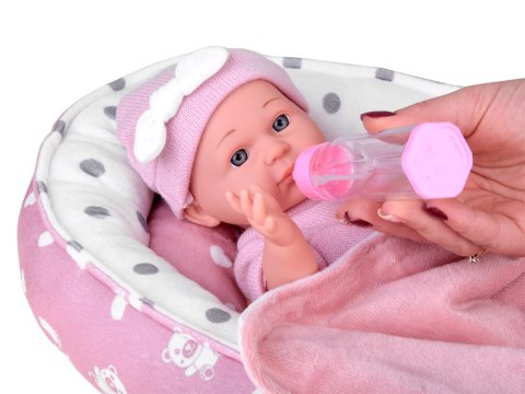 Lalka Bobas z Łóżeczkiem w Różowym Ubranku Niemowlak ZA5855