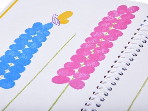 Kreatywna książeczka do malowania palcami OGRÓD 64str 7 kolorów AP0049