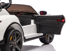 Pojazd Porsche Taycan Turbo S Biały